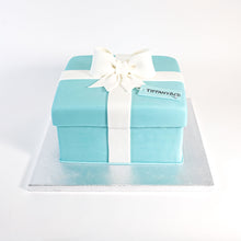 Load image into Gallery viewer, Tiffany &amp; Co Box Cake
