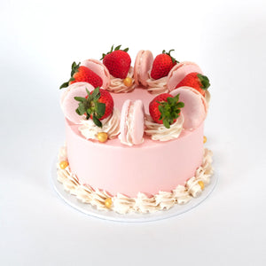 Mini Strawberry Macaroon Cake