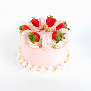Mini Strawberry Macaroon Cake